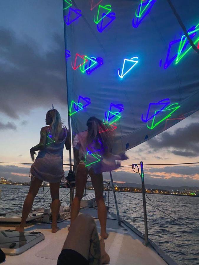 Salidas En Barco Hotel Premiá de Mar Екстериор снимка